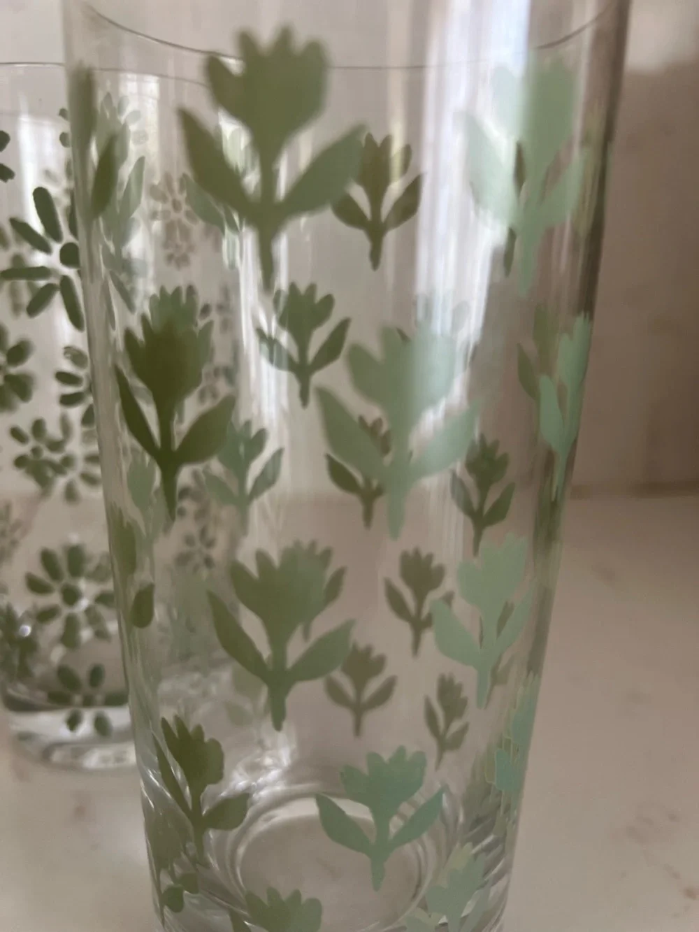 DITSY 4 Glass Tumbler with Sage Green Floral Pattern - Set of 4
